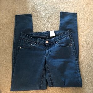 H&M stretchy skinny jeans 27/30
